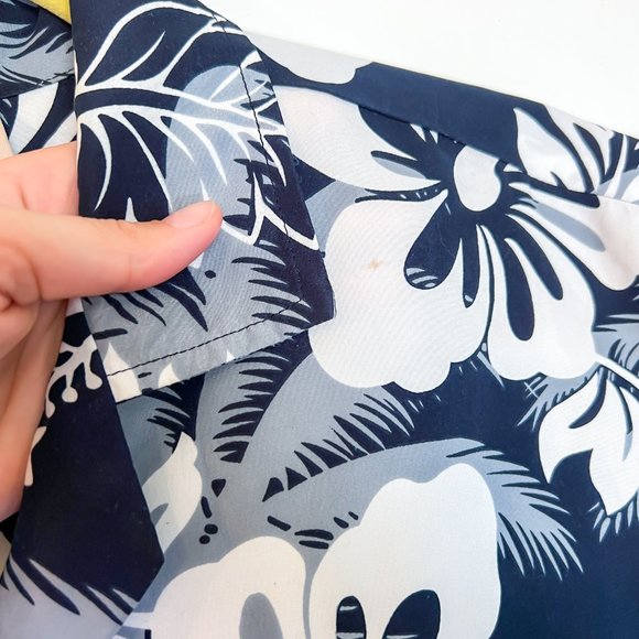 Y2K Navy Blue Hawaiian Shirt Men's M Hibiscus Floral Button Down - Picture 4 of 5